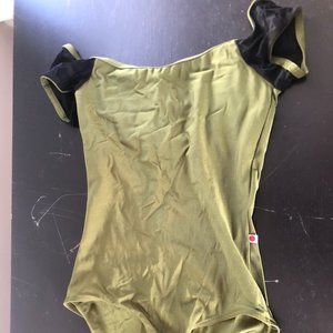 Yumiko Wendy Leotard with mesh sleeves. Medium.